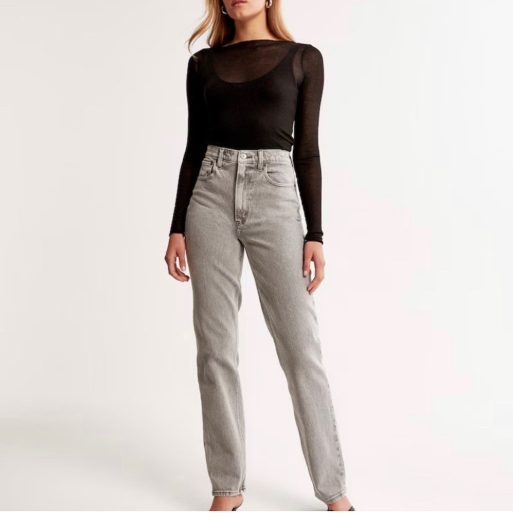 Abercrombie & Fitch The 90’s Straight Ultra High Rise Jeans